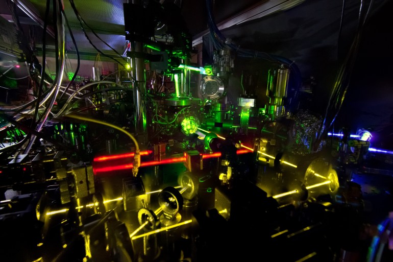 Atomic clock
