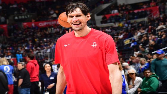 Rockets’ Boban Marjanović intentionally misses free throw to give Clippers fans free chicken