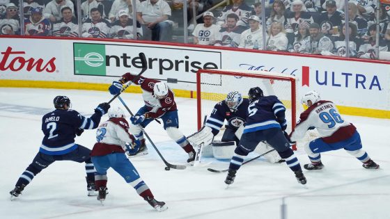 How the Winnipeg Jets let Game 2 slip away to the Avalanche