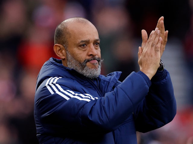 Nottingham Forest manager Nuno Espirito Santo applauds fans on December 23, 2023