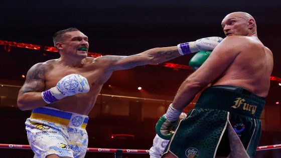 Oleksandr Usyk beats Tyson Fury to become undisputed heavyweight champion | Boxing News