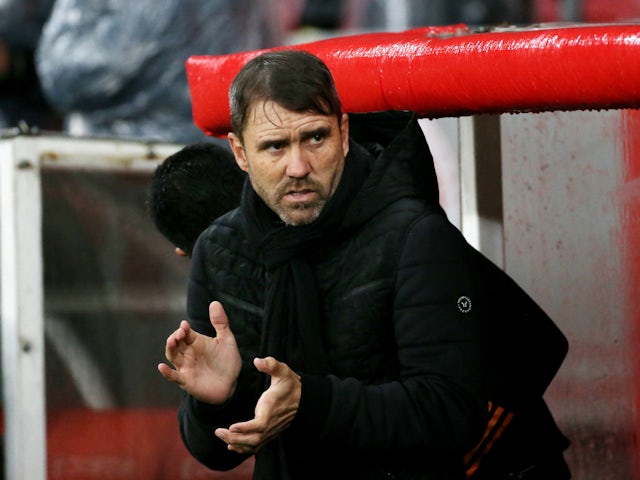 Internacional coach Eduardo Coudet before the match on September 13, 2023