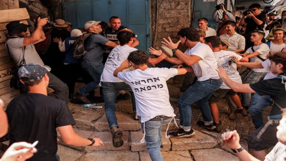 Thousands of Israelis march through Jerusalem, some attacking Palestinians | Israel-Palestine conflict News