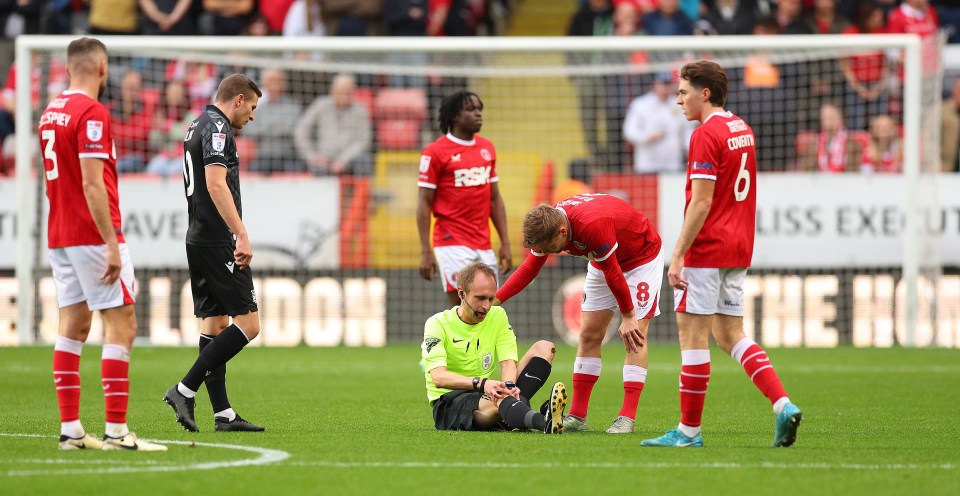 Referee Sam Purkiss was forced off due to a knee injury