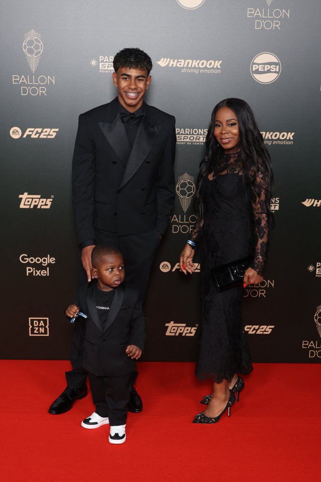 Lamine Yamal with mum Sheila and brother Keyne