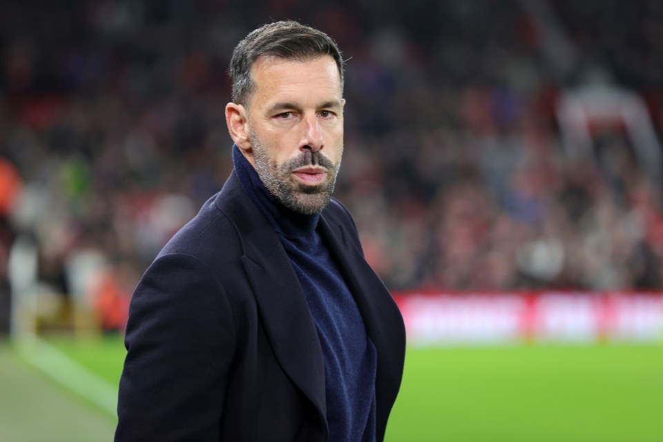 Ruud van Nistelrooy led Man Utd to a 5-2 win over Leicester in the League Cup