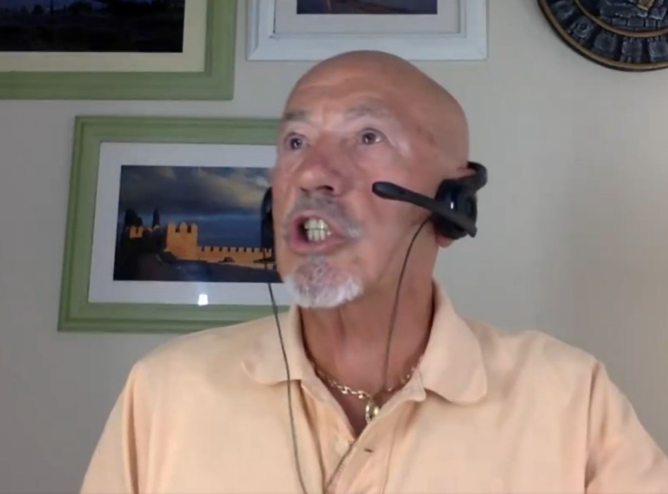 Retired ref Pajares Paz begged his pet parrot to 'shut up' on live TV