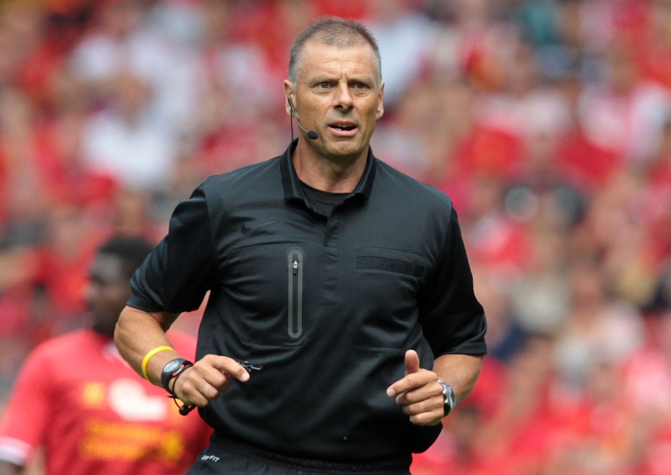 Mark Halsey questioned why VAR did not intervene to send off Martinez
