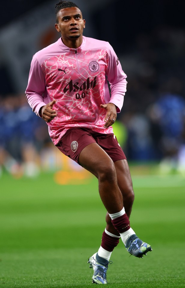 Manuel Akanji pulled up in the warm-up ahead of the Tottenham game
