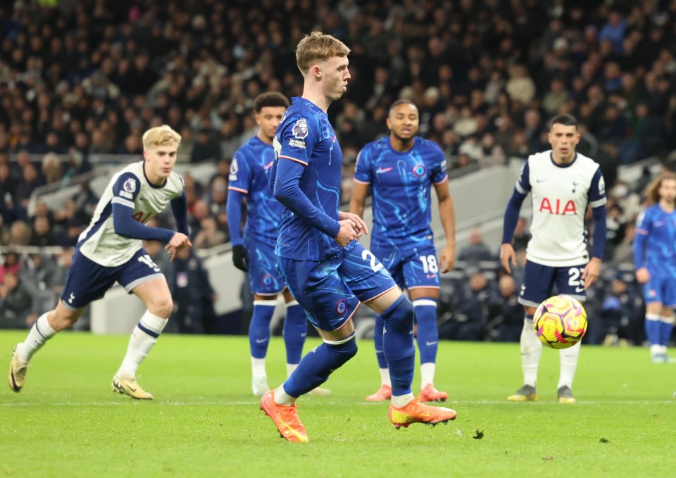 One fan labelled Cole Palmer's penalties and display 'freezing'