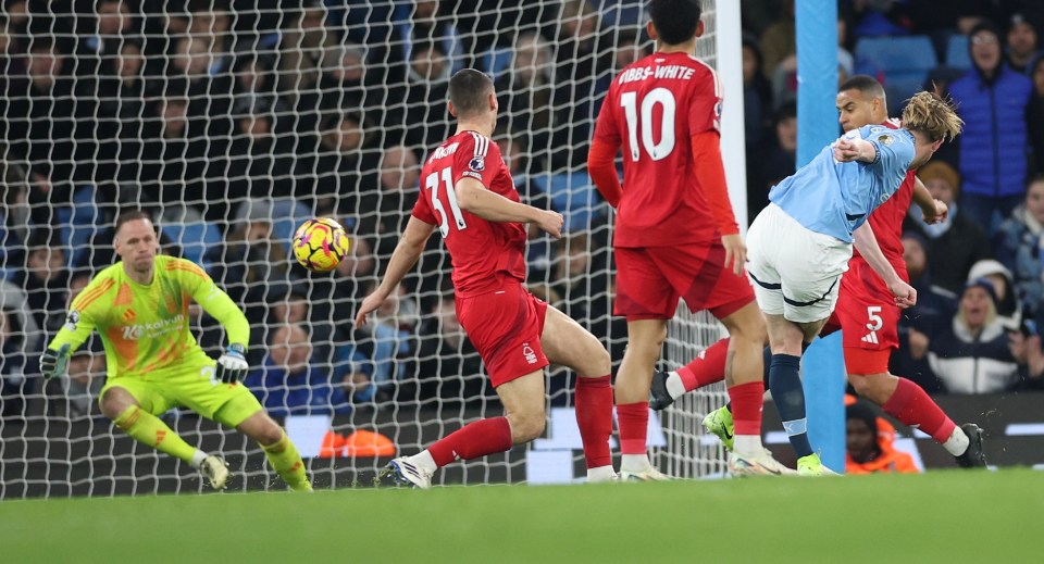 Kevin De Bruyne doubled City's lead on the half-hour mark
