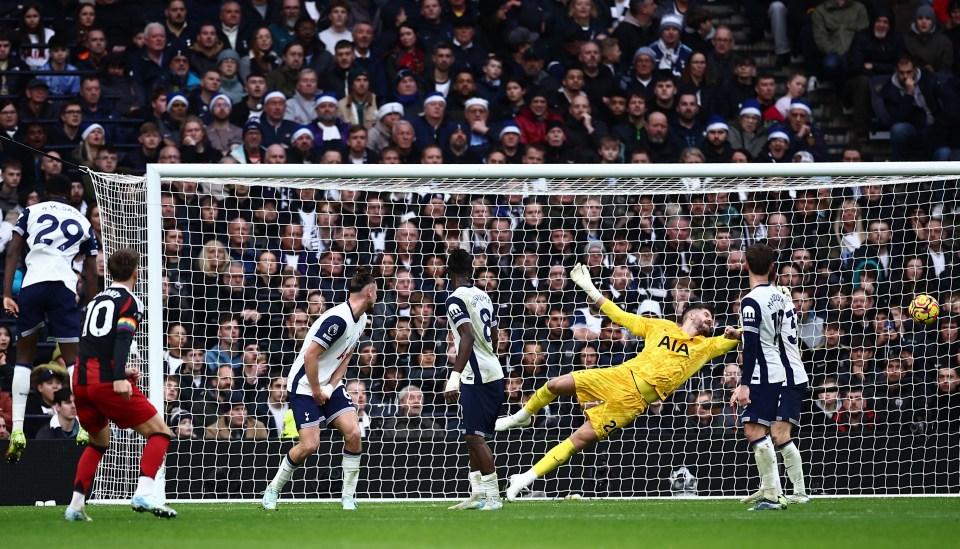 Fulham's No10 Tom Cairney equalised with a stunning effort