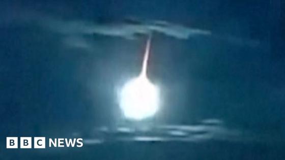 Moment fireball lights up night sky in Japan