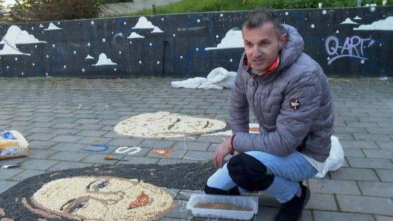 Video. From Kosovo with love, mosaic artist honours Trump and Harris
