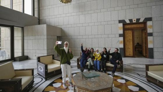 Video. The looting of Bashar al-Assad’s presidential palace