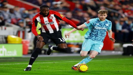 Brentford tie 25-year-old midfielder down to new contract