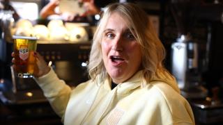 Emma Hayes bizarrely holds USA press conference in iconic North London pub