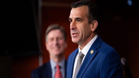 Democrat proposes MEME Act to stop Trump and other top politicians from issuing crypto coins