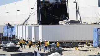 Powerful storms kill 2 in Mississippi and launch wildfires and blizzard conditions across the U.S.