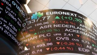 European markets hold steady as U.S. trade tensions and recession fears rattle global markets