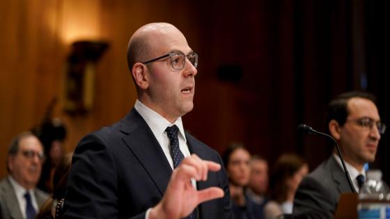 Trump’s chief economist has a blueprint to force countries to pay for tariffs without reigniting inflation, but he says the path to success is narrow