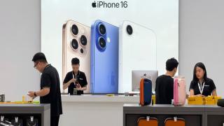 Apple shifting iPhone production to the U.S. is a ‘non-starter,’ even as Trump’s tariffs threaten to push prices to $3,000