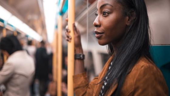 Commuters are ‘barebacking’ in a return to office rebellion—and experts say it’s ‘the best defence against information overload’