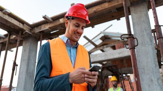 Kraaft, the “WhatsApp for construction” that hopes to become a verb—has already won over giants like Bouygues and VINCI