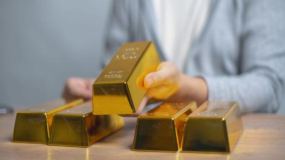Gold prices could soar 80% to $6,000 by 2029 — Here’s how