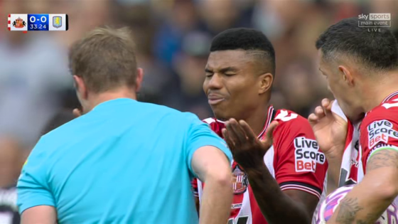 Sunderland star Reinildo lashes out at Matty Cash and sent off in moment of madness