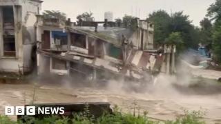 Heavy rainfall causes floods in northern India