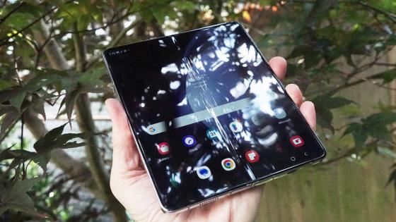 Leaked Samsung Galaxy Z Fold 6 dummy unit photos suggest there’s still too much crease