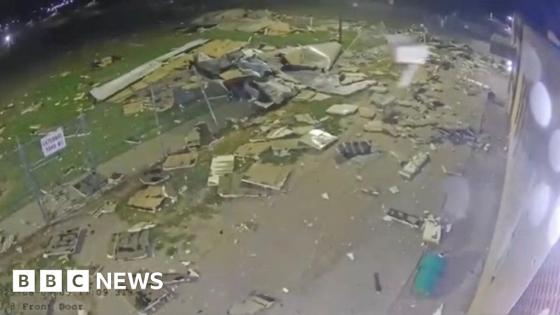 Moment storm blows roof off Nebraska prison