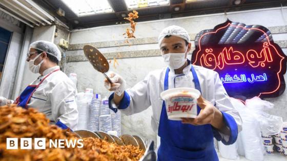 Shops and restaurants in Egypt told to close early as energy crisis deepens