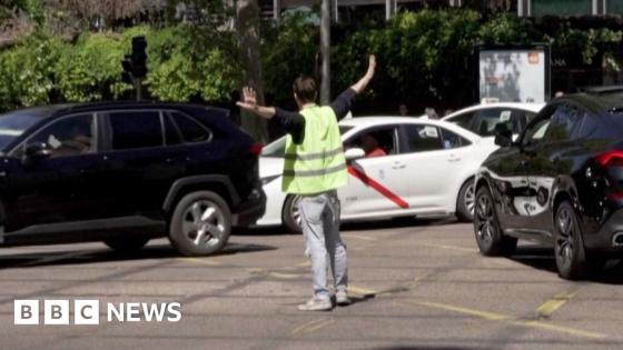 Traffic chaos as Spain and Portugal face power outages