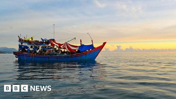 250 missing after migrant boat sinks in Indian Ocean
