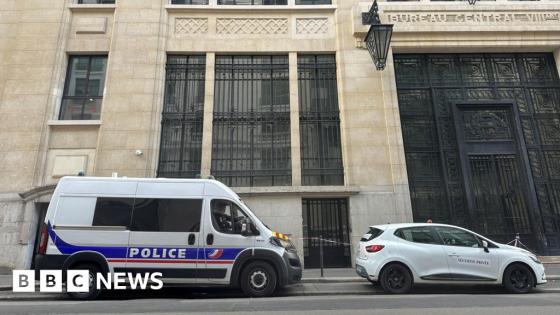 Three arrested in Paris after attempted bomb attack outside Bank of America