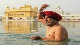 Sikhs celebrate harvest festival of Baisakhi, marking new year | Religion