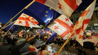 Georgia advances ‘foreign agents’ bill as 20,000 rally against it | Politics News