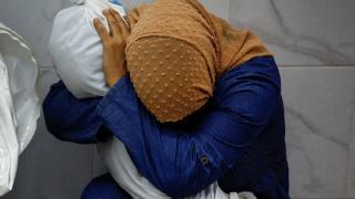 Grief in Gaza: Image of mourning Palestinian wins World Press Photo award | In Pictures News
