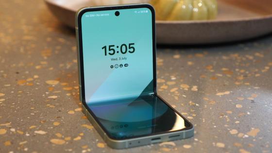 Samsung Galaxy Z Flip 6 vs Z Flip 5: what’s the flippin’ difference?