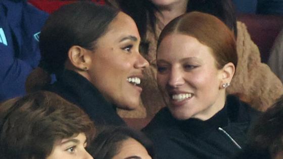 Alex Scott and Jess Glynne look loved up on date night at the Emirates as they cheer on Arsenal to win over Man Utd
