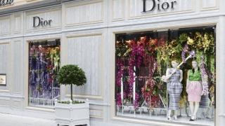 Italy watchdog probes Armani, Dior over supplier labour issues