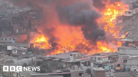 Drone captures huge fire engulfing homes in Peru