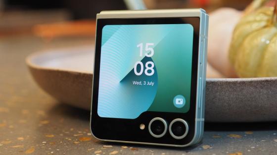 I tried the Samsung Galaxy Z Flip 6 – these are the 3 upgrades I’m most excited about