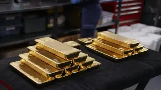 Gold prices surge amid U.S. election uncertainty and Middle East tensions