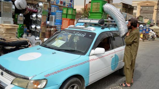 Afghan cabbies' DIY solution to keep cool