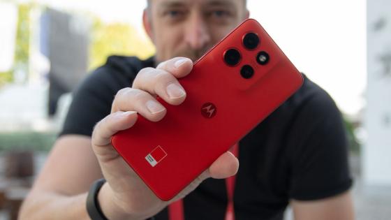 I tried Motorola’s new Edge 50 Neo and found 5 ways it beats the Google Pixel 9